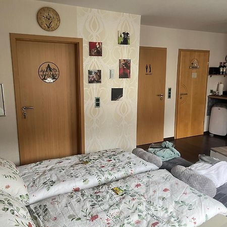 Gaestezimmer In Ratingen Bei Duesseldorf Mit Einem Hauch Luxus Buitenkant foto