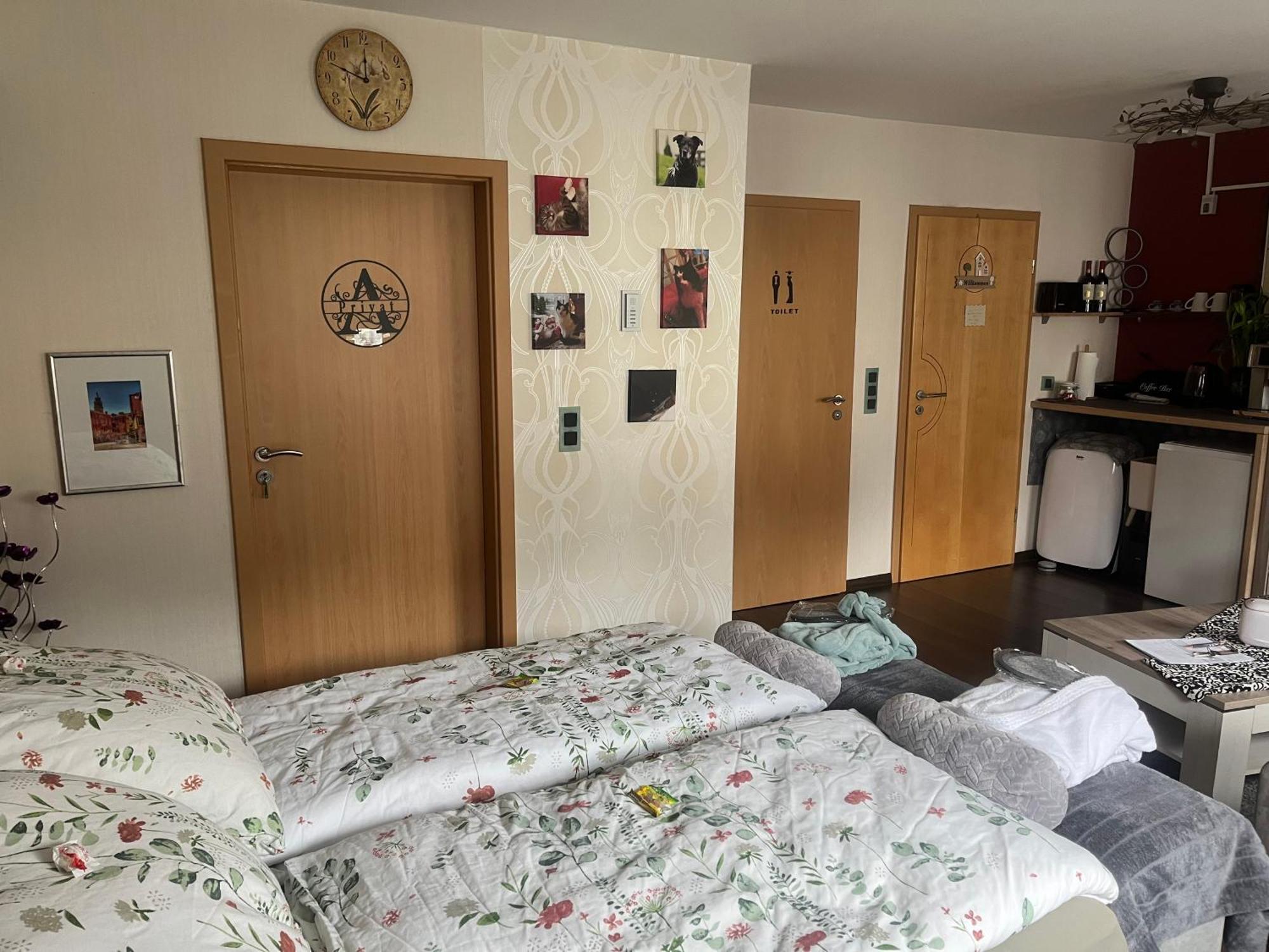 Gaestezimmer In Ratingen Bei Duesseldorf Mit Einem Hauch Luxus Buitenkant foto