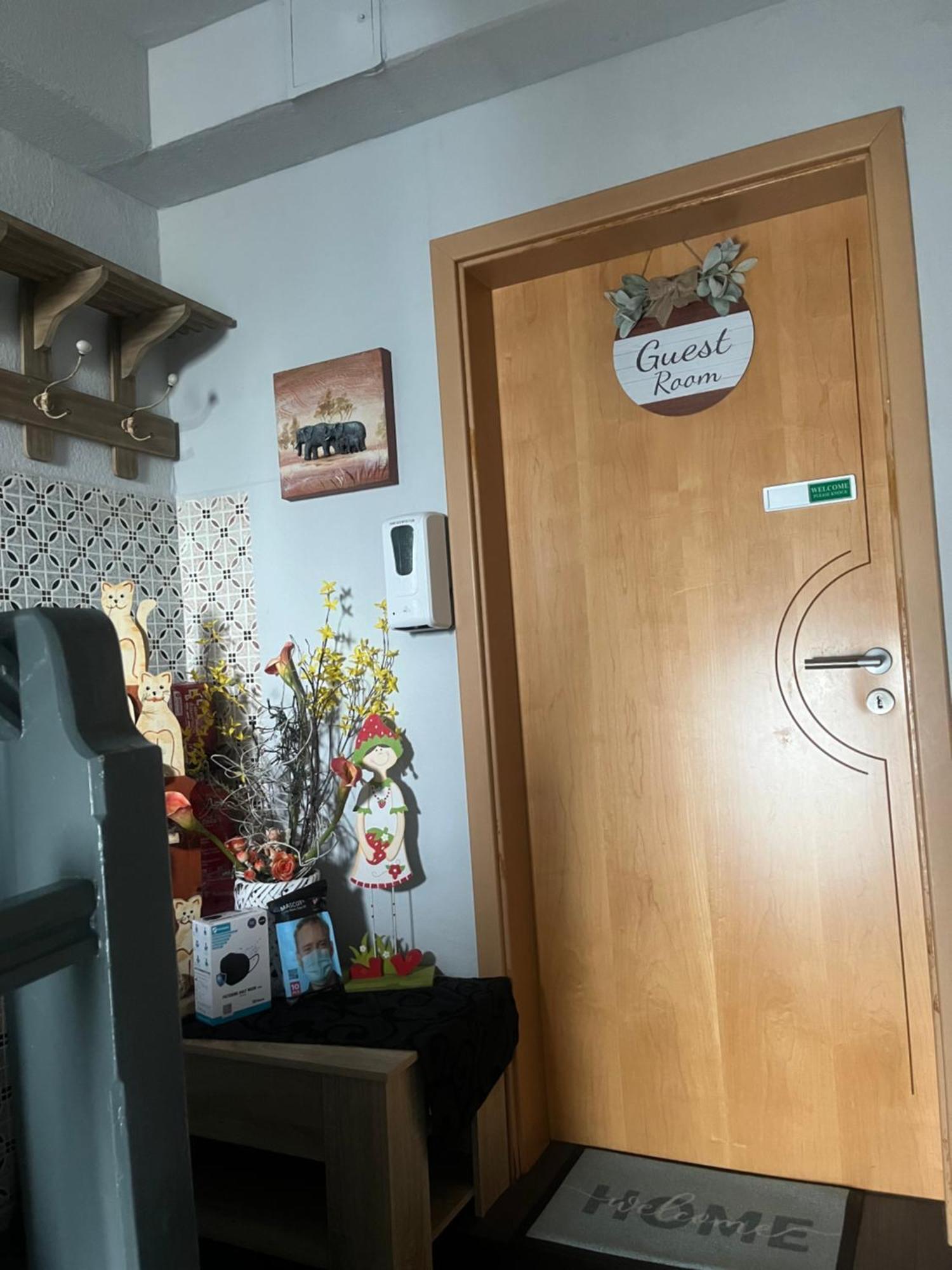 Gaestezimmer In Ratingen Bei Duesseldorf Mit Einem Hauch Luxus Buitenkant foto