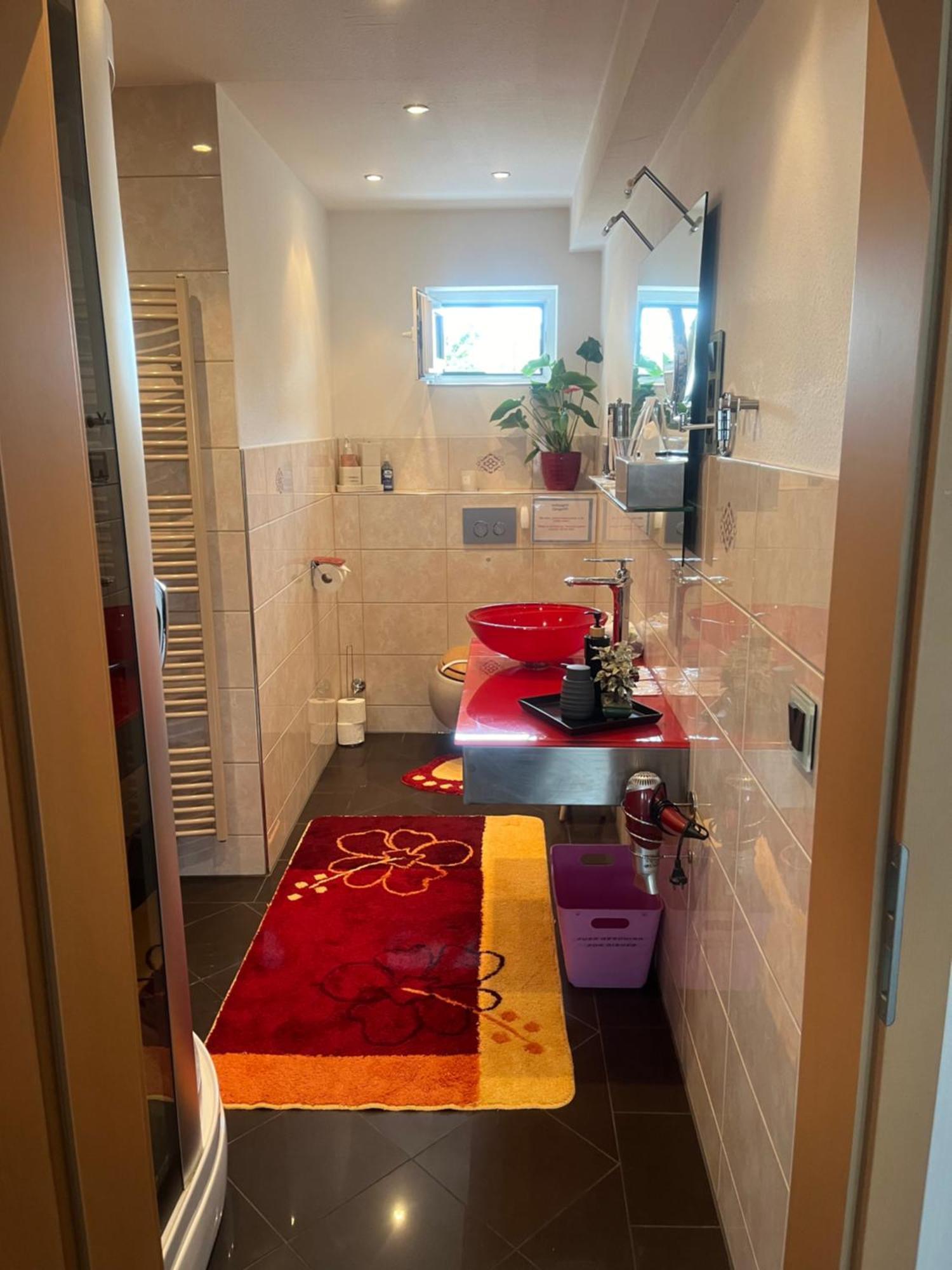 Gaestezimmer In Ratingen Bei Duesseldorf Mit Einem Hauch Luxus Buitenkant foto